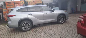 Toyota Highlander Platinum AWD 2020 Gray