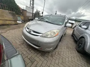Toyota Sienna XLE Limited 2005 Gold
