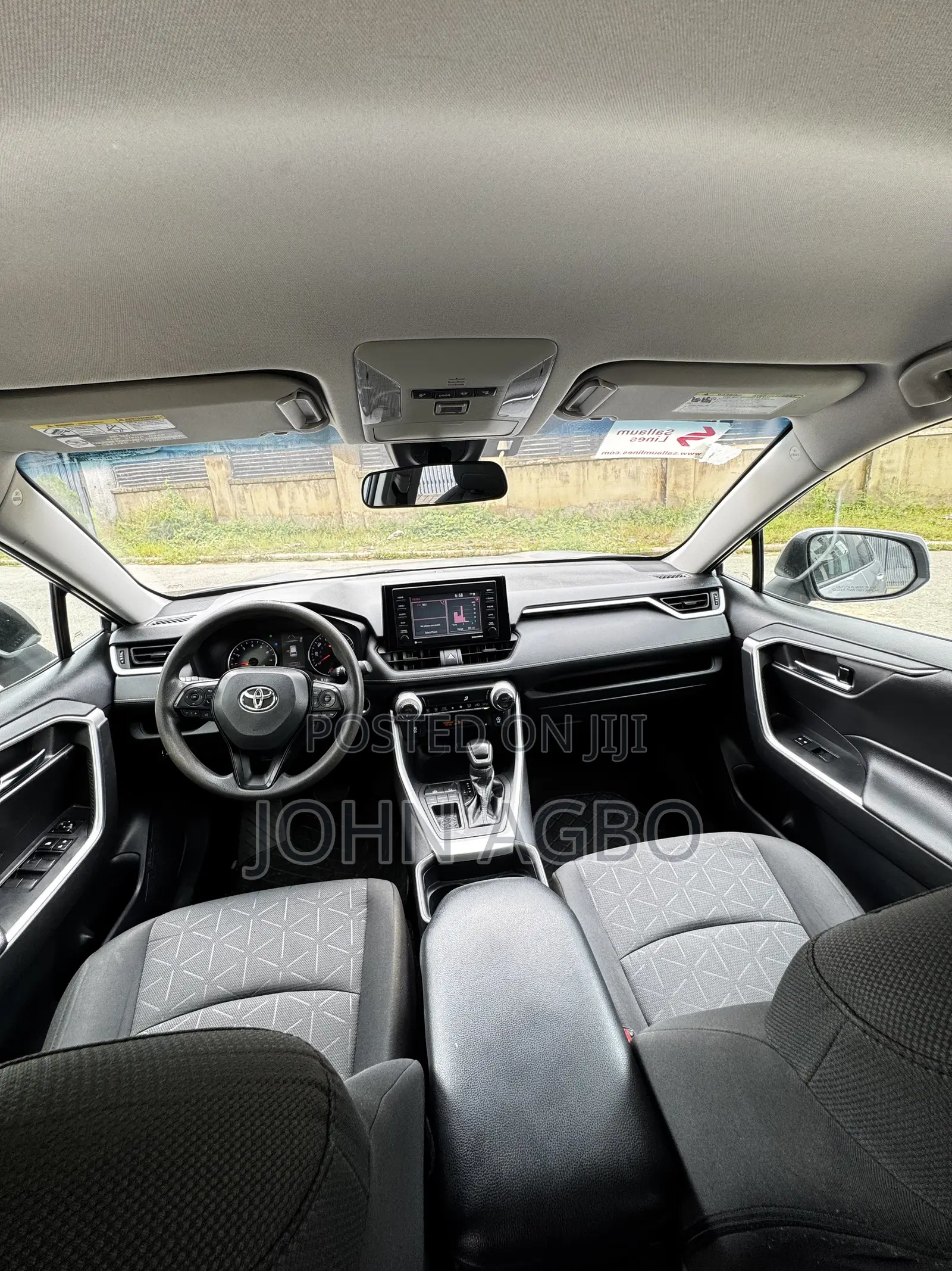 Toyota RAV4 XLE 2021 Silver