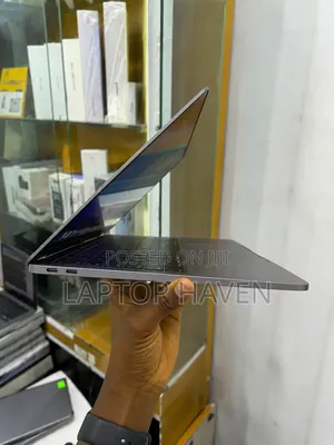 Laptop Apple MacBook Pro 2020 M1 32GB Apple M1 Pro SSD 1T