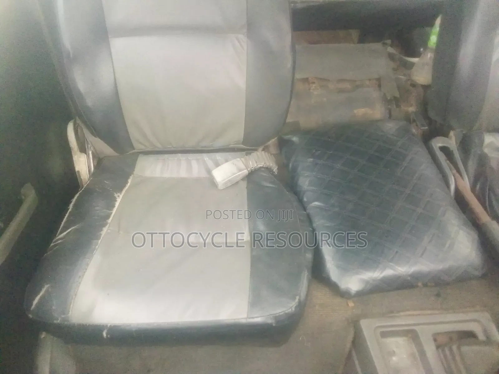 Mitsubishi L300 1983 Silver
