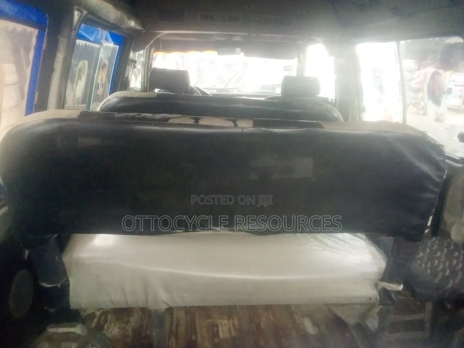Mitsubishi L300 1983 Silver