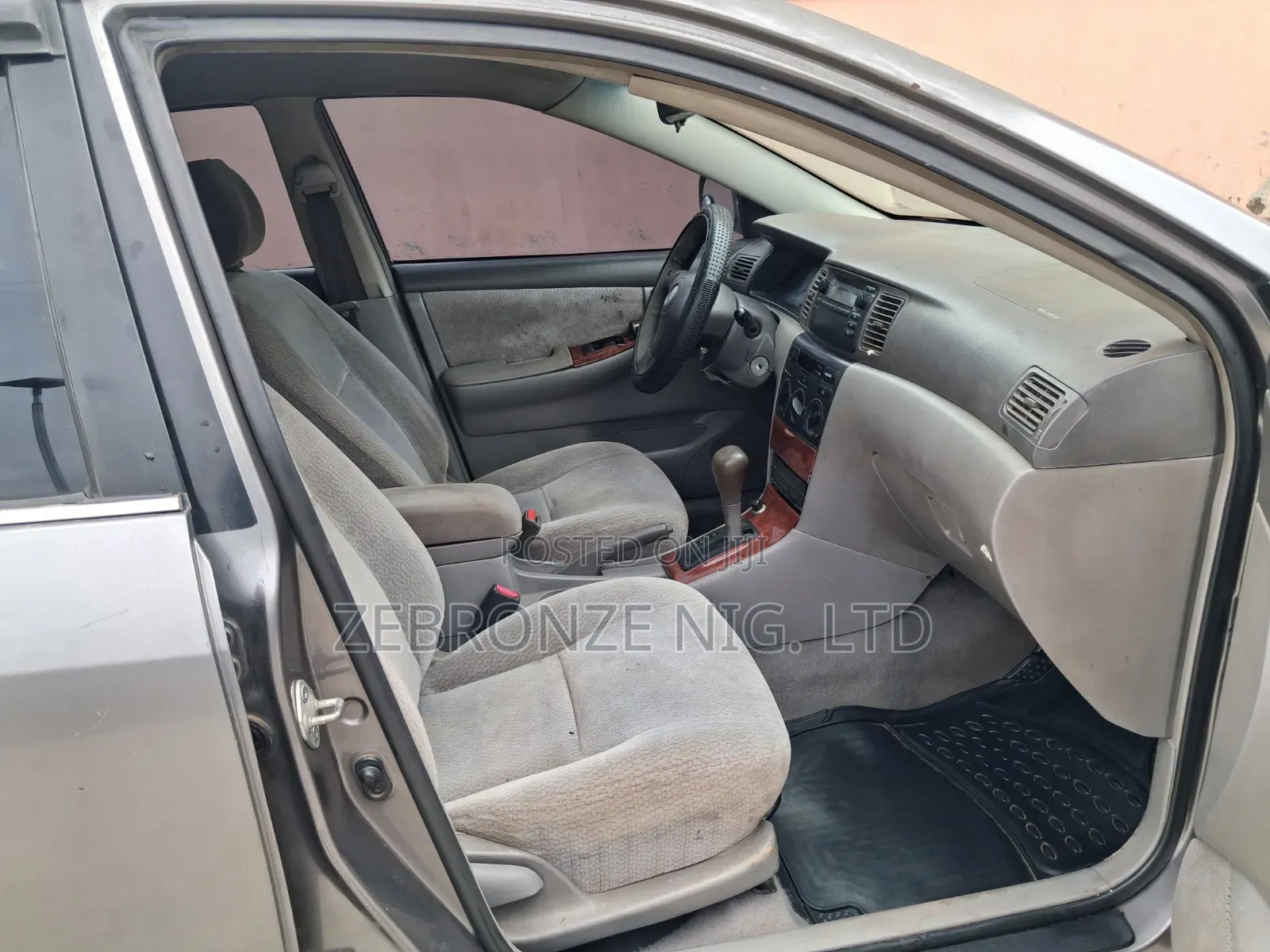 Toyota Corolla 2004 Gray