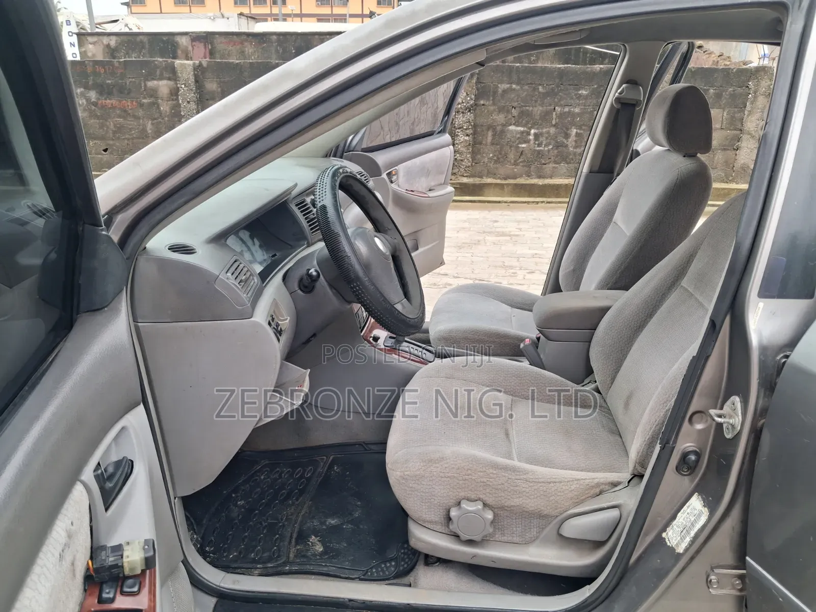 Toyota Corolla 2004 Gray