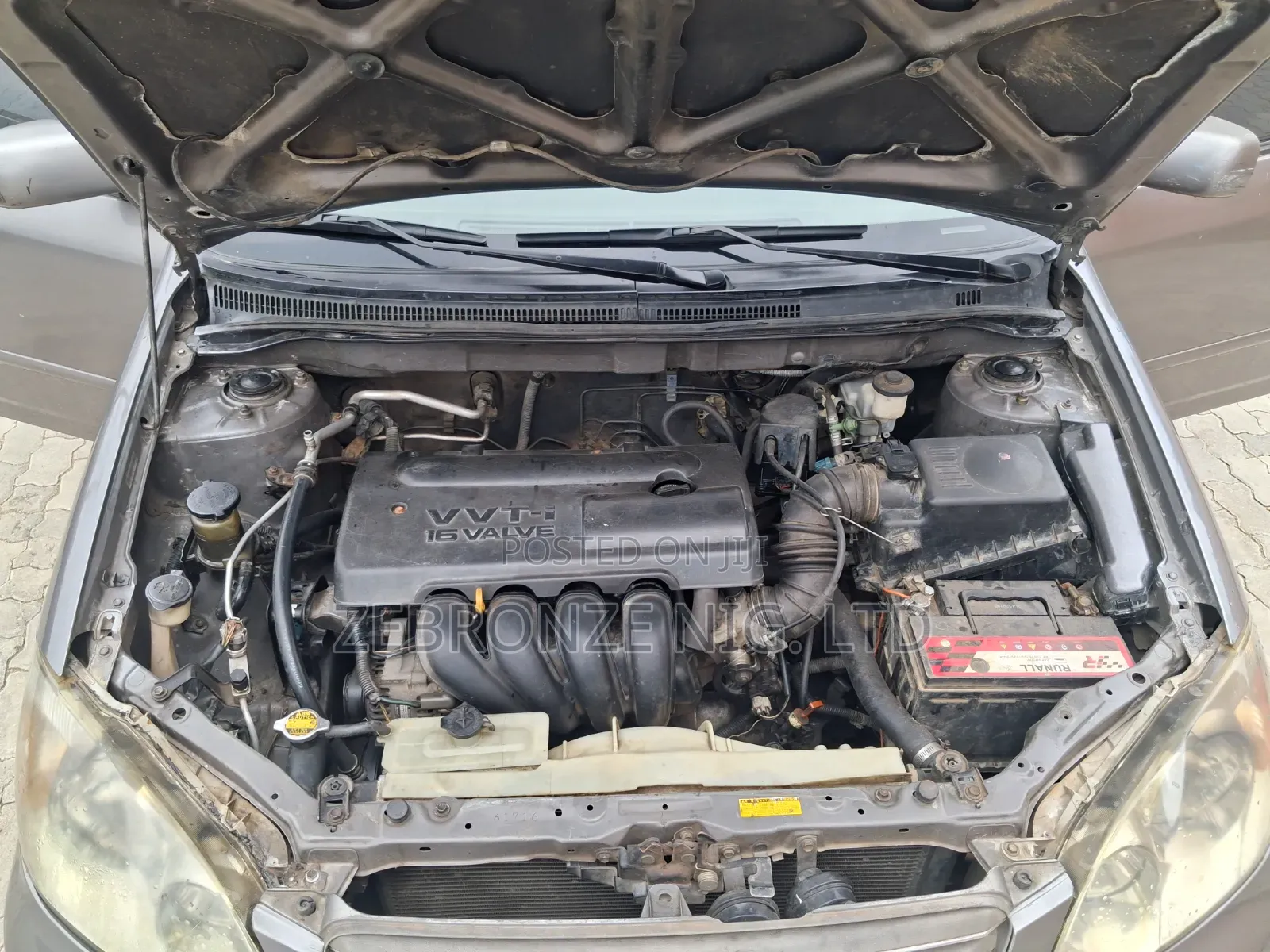 Toyota Corolla 2004 Gray