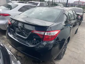Toyota Corolla S 4dr Sedan (1.8L 4cyl CVT) 2016 Black