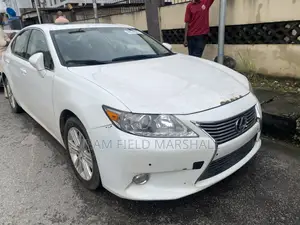 Lexus ES 350 FWD 2014 White
