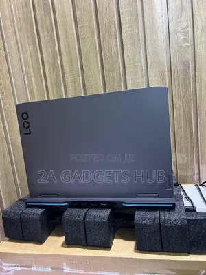 New Laptop Lenovo LOQ 15IRH8 24GB Intel Core i7 SSD 1T