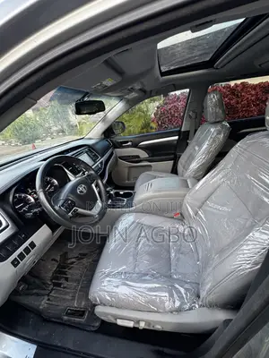 Toyota Highlander XLE V6 4x4 (3.5L 6cyl 6A) 2016 Silver