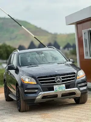 Mercedes-Benz M Class ML350 4MATIC 4dr SUV AWD (3.5L 6cyl 7A) 2014