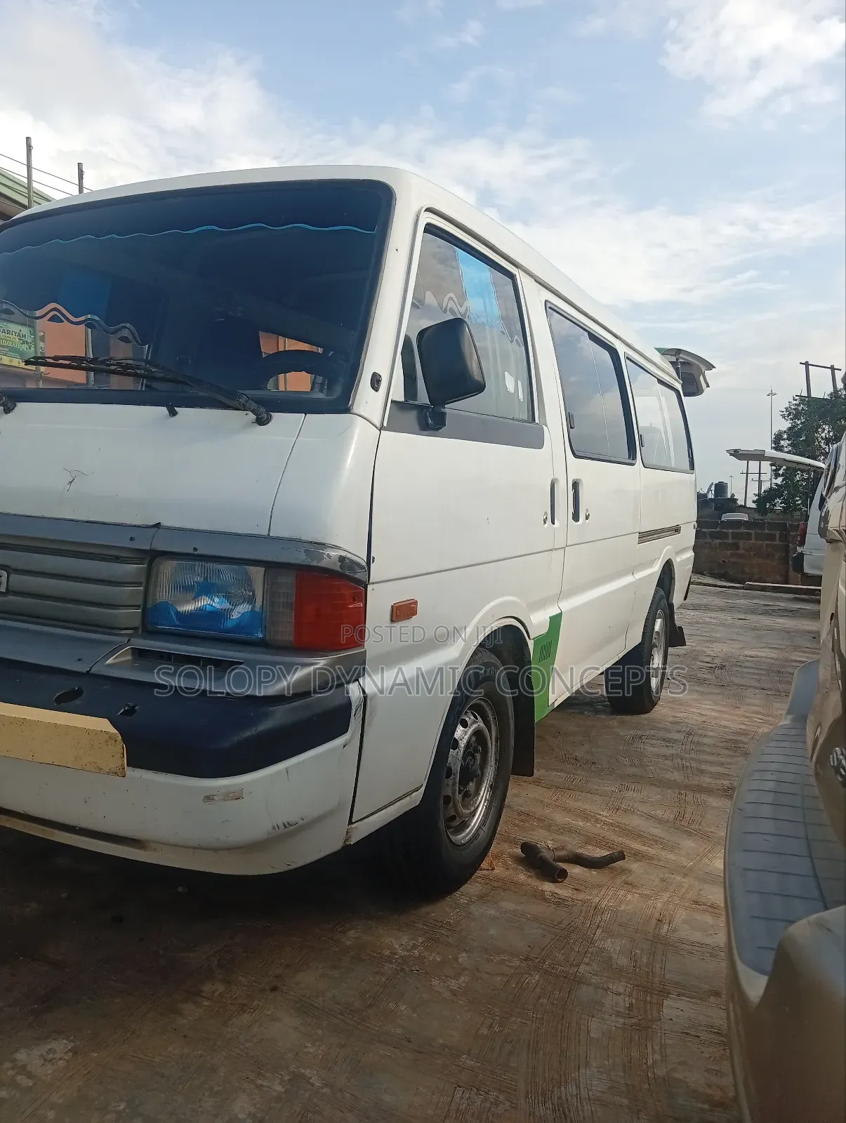 Mazda E2200 1995 White