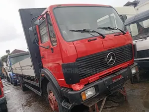 Mercedes 1617 Straight Engine Pick Up