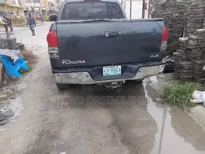 Toyota Tundra CrewMax 4x4 Limited 2009 Gray