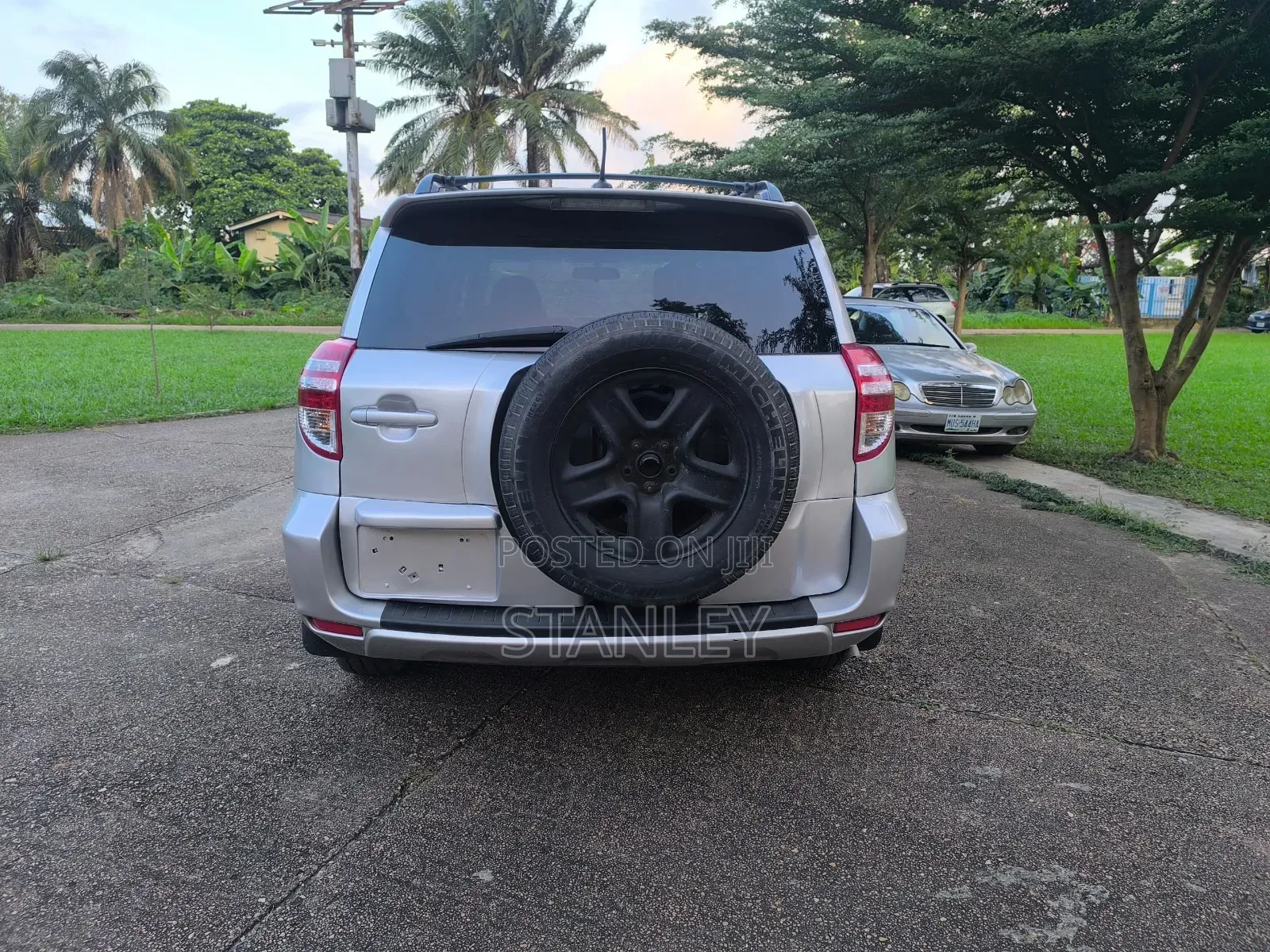 Toyota RAV4 2011 Silver