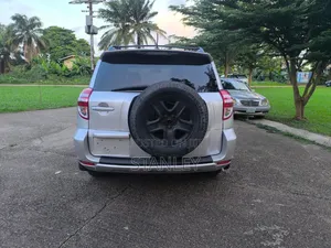 Toyota RAV4 2011 Silver