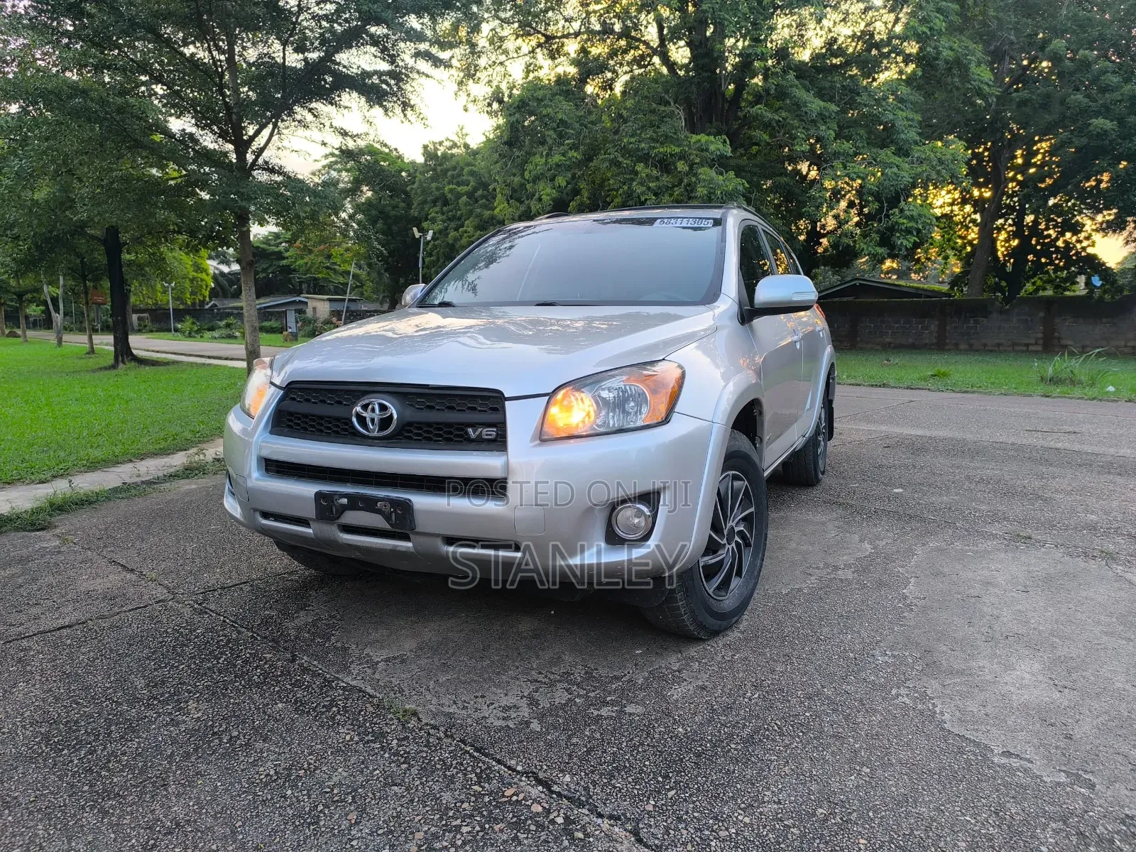 Toyota RAV4 2011 Silver