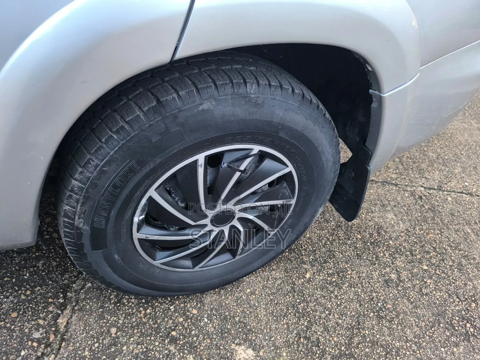 Toyota RAV4 2011 Silver