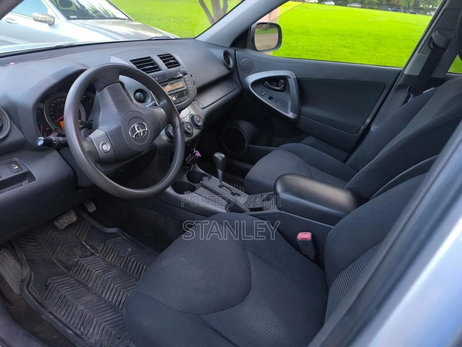 Toyota RAV4 2011 Silver