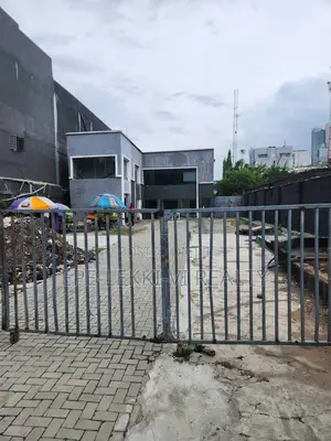 Multipurpose Detached 5 Bedroom Building for Lease in Victoria Island