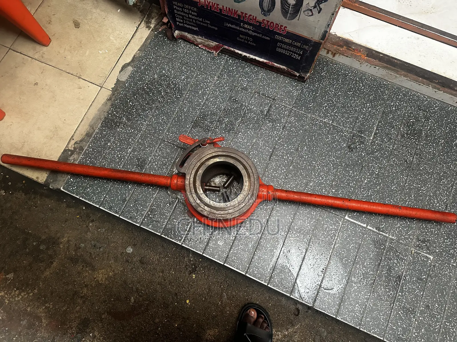 Manual Pipe Threader / Pipe Threading Machine