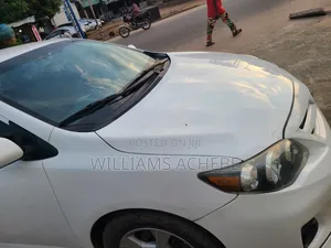 Toyota Corolla 2012 White