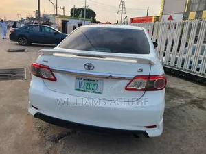 Toyota Corolla 2012 White