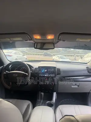 Kia Sorento 2012 Silver