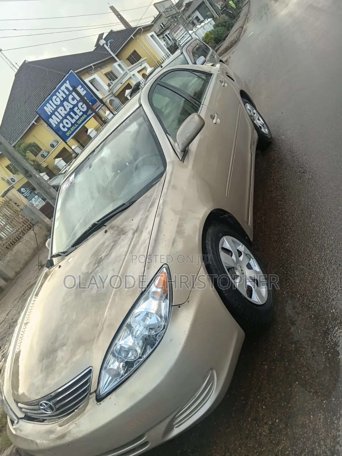 Toyota Camry LE 4dr Sedan (2.4L 4cyl 4A) 2004 Gold