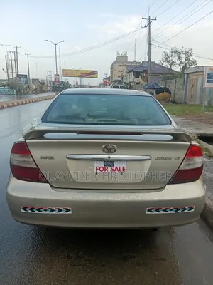 Toyota Camry LE 4dr Sedan (2.4L 4cyl 4A) 2004 Gold