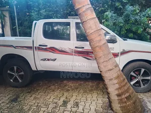 Toyota Hilux 2008 White