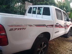Toyota Hilux 2008 White