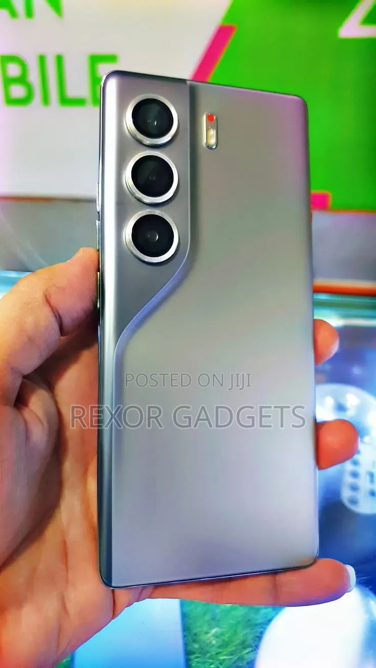 Tecno Camon 40 Pro 4G 256 GB Silver