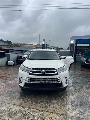 Toyota Highlander XLE V6 4x2 (3.5L 6cyl 6A) 2016 White