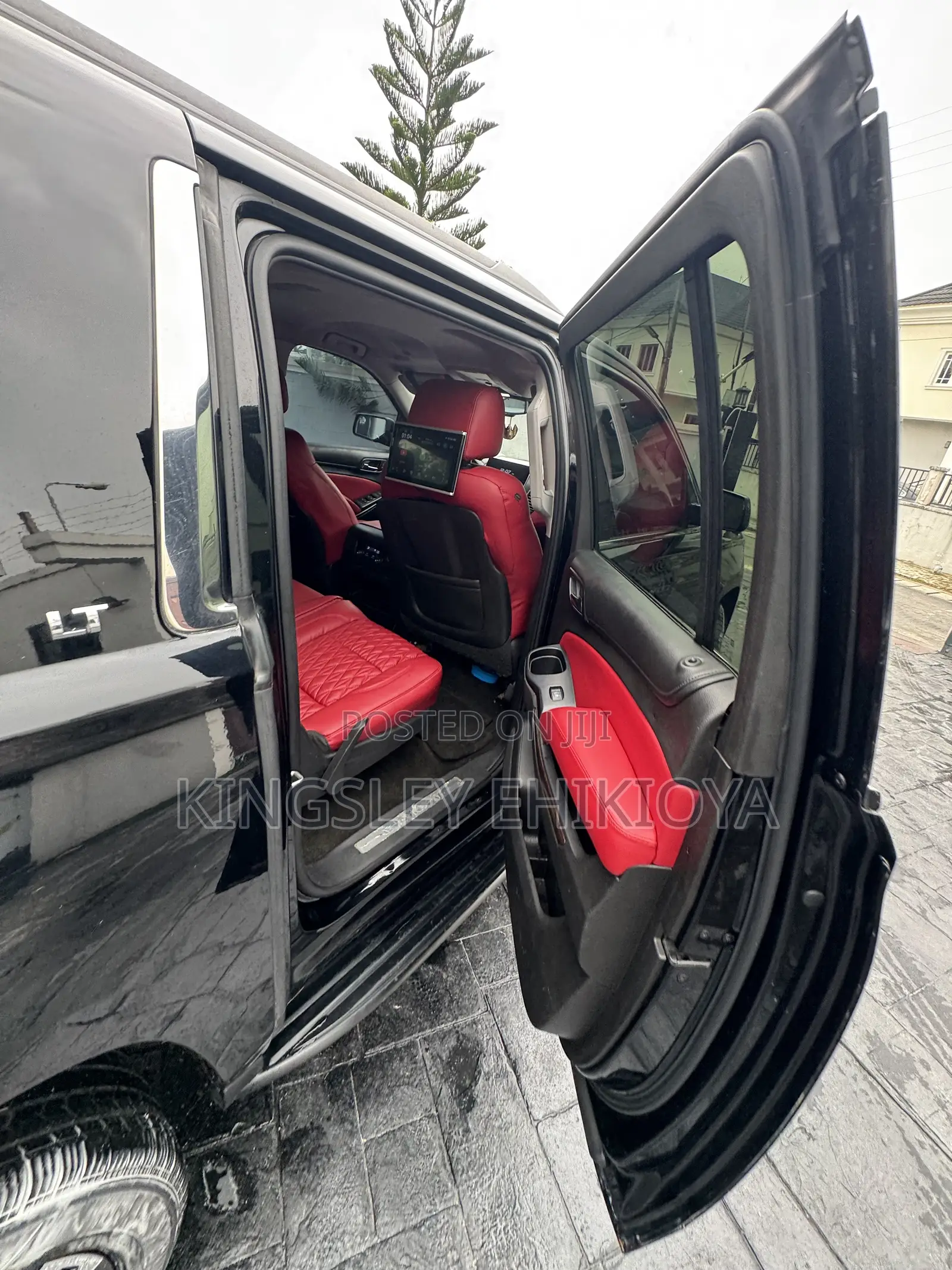 Chevrolet Suburban LTZ 4x4 2016 Black