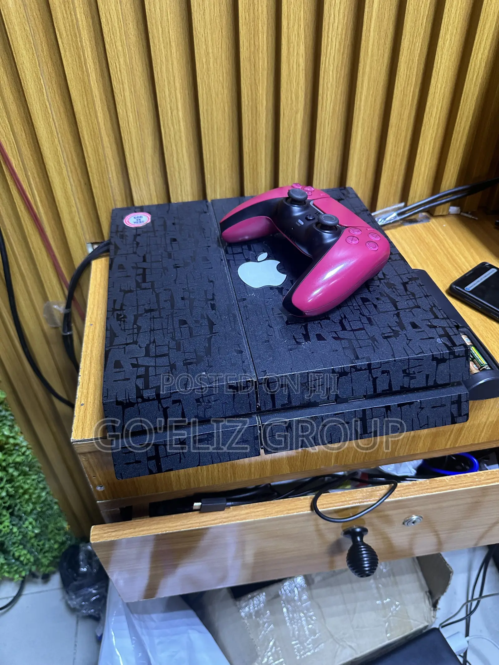 PS4 Fat With 2 Pads