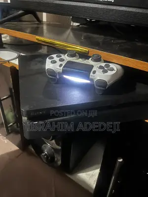 Ps4 Slim With Pad