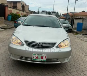 Toyota Camry 2025 Silver