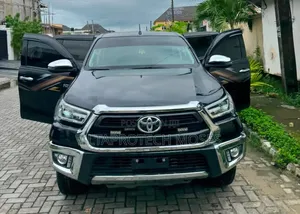 Toyota Hilux 2024 Black