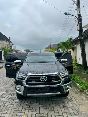 Toyota Hilux 2024 Black