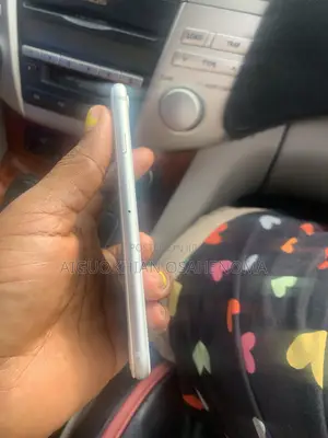 Apple iPhone 8 64 GB White