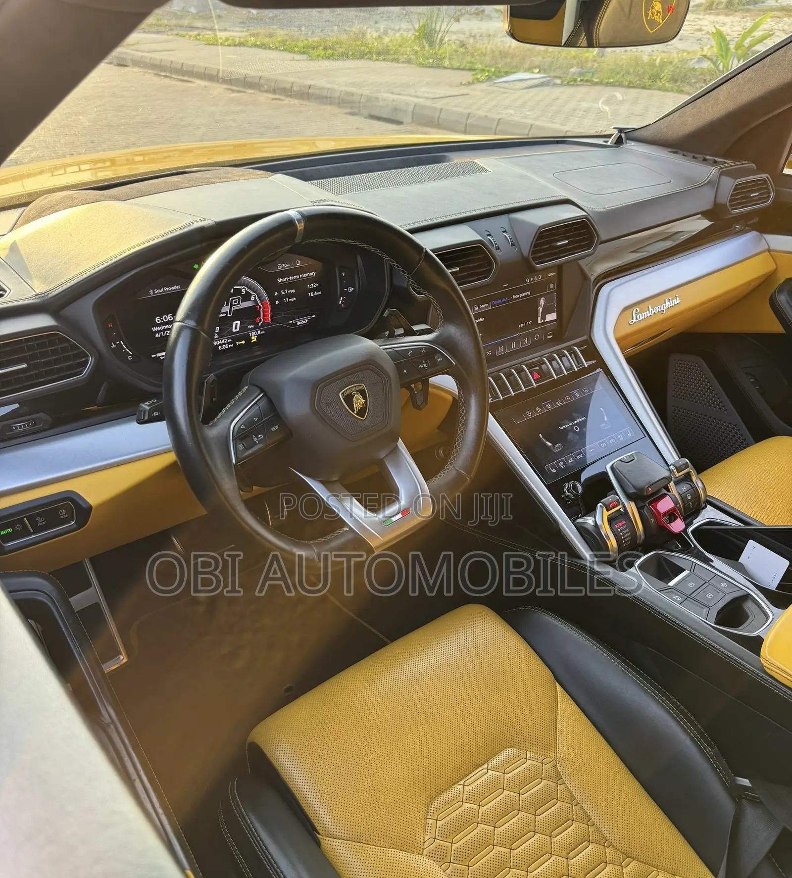 Lamborghini Urus Base 2019 Yellow