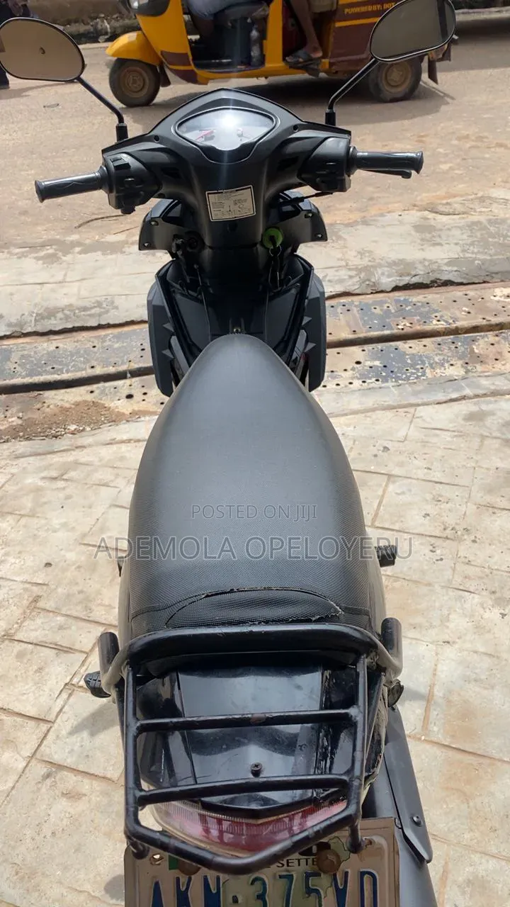 TVS Neo NX 2026 Black
