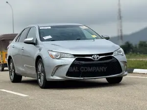 Toyota Camry SE 4dr Sedan (2.5L 4cyl 6A) 2015 Silver