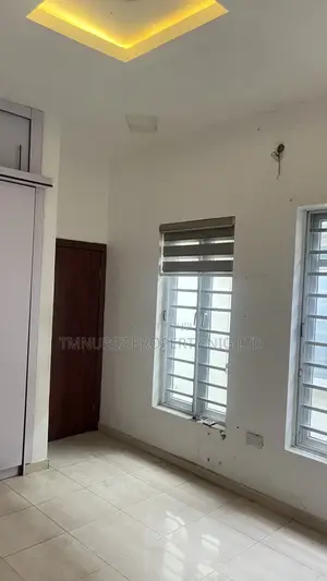 5bdrm Duplex in Osapa, Jakande for rent