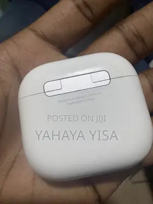 Apple AirPods 4