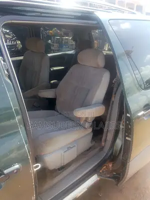 Toyota Sienna CE & 1 hatch 2000 Green