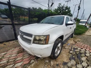 Chevrolet Suburban 2012 White