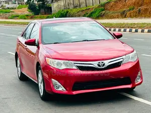 Toyota Camry XLE 4dr Sedan (2.5L 4cyl 6A) 2013 Red