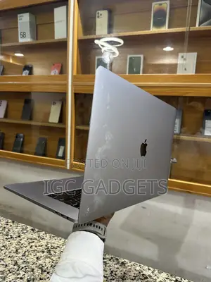 Laptop Apple MacBook Pro 2019 32GB Intel Core i9 SSD 1T