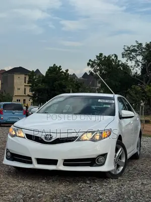 Toyota Camry SE Sport 4dr Sedan (2.5L 4cyl 6A) 2014 White